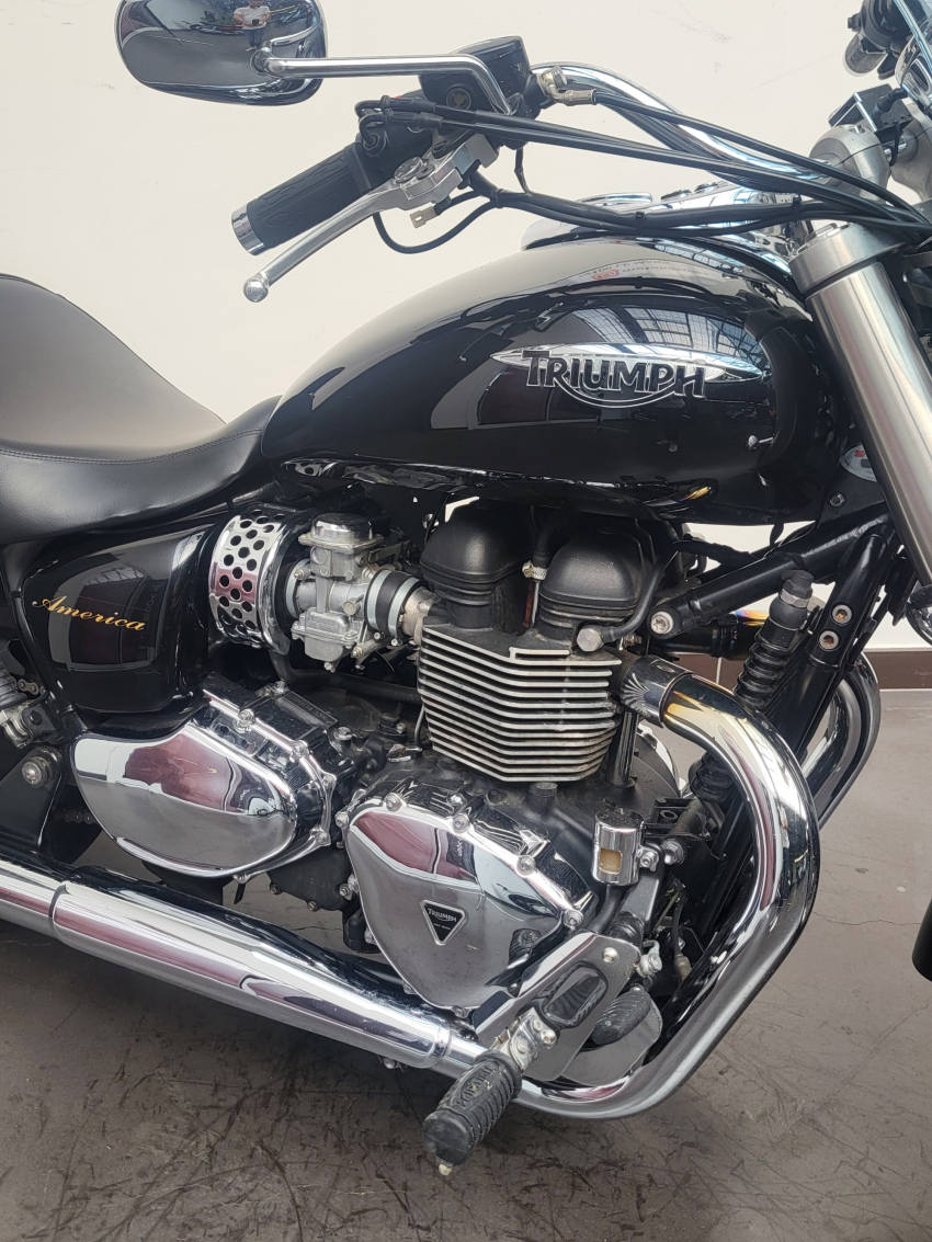 TRIUMPH BONNEVILLE AMERICA 865 REVISEE ET GARANTIE 12 MOIS