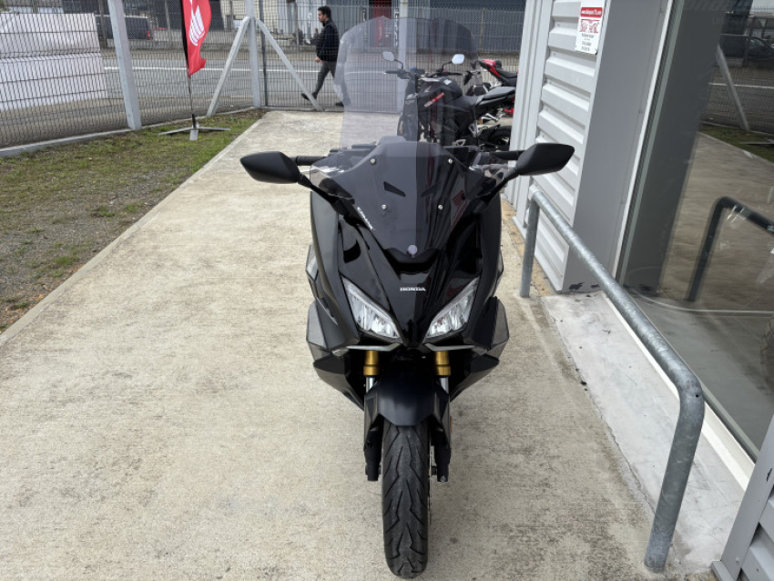 HONDA FORZA 750