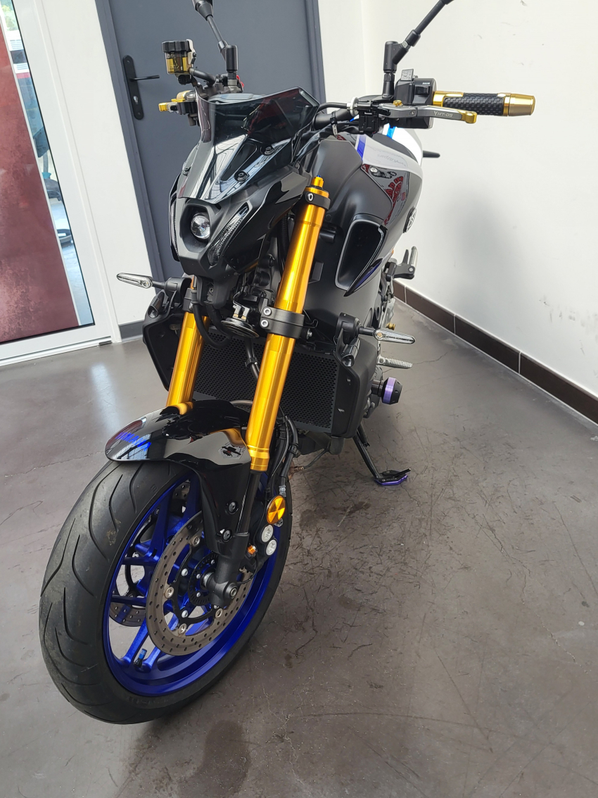 YAMAHA MT-09 SP OPTIONS REVISE ET GARANTIE 12 MOIS YAMAHA MT-09 SP OPTIONS REVISE ET GARANTIE 12 MOIS