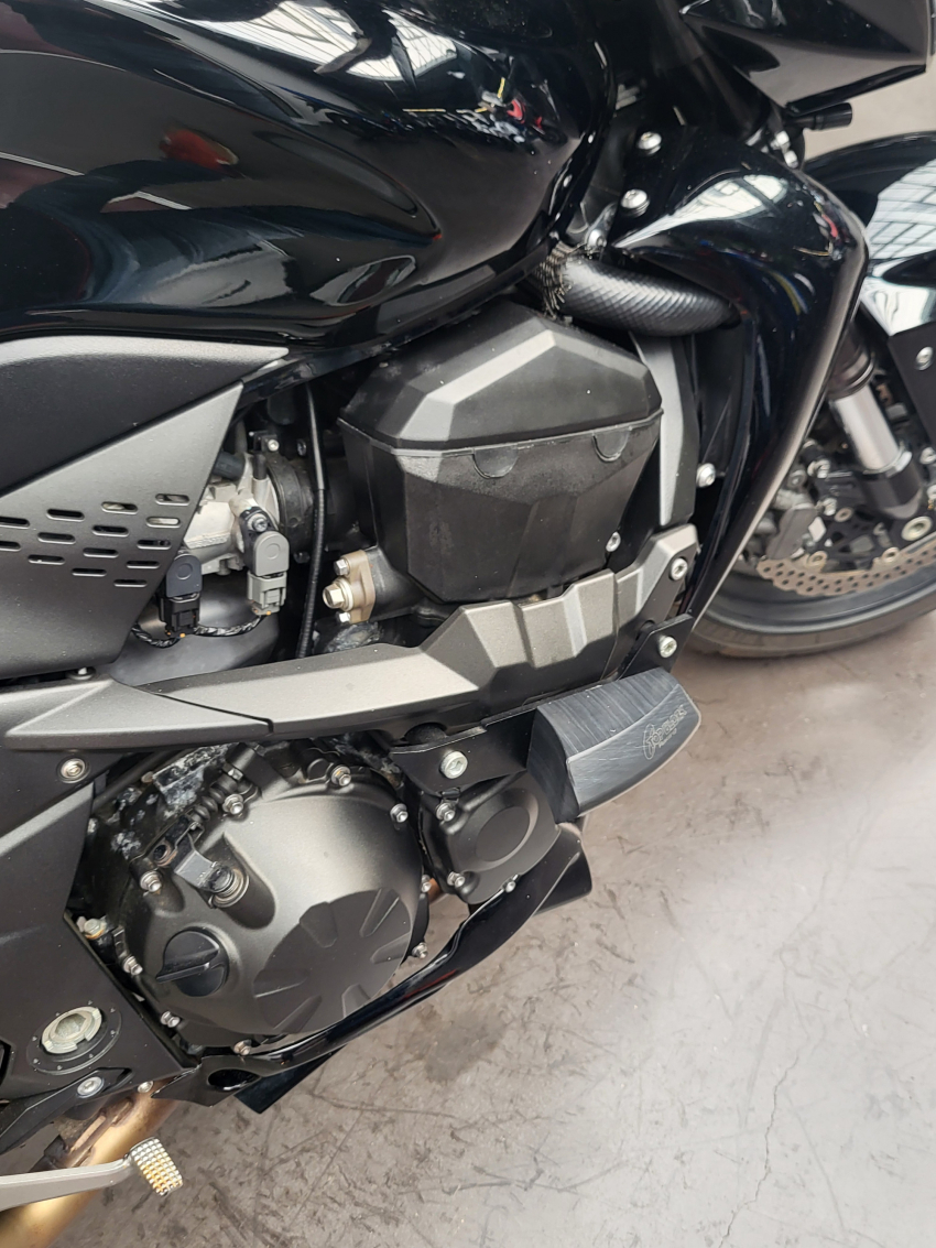 KAWASAKI Z 750 OPTIONS REVISEE ET GARANTIE 12 MOIS KAWASAKI Z 750 OPTIONS REVISEE ET GARANTIE 12 MOIS