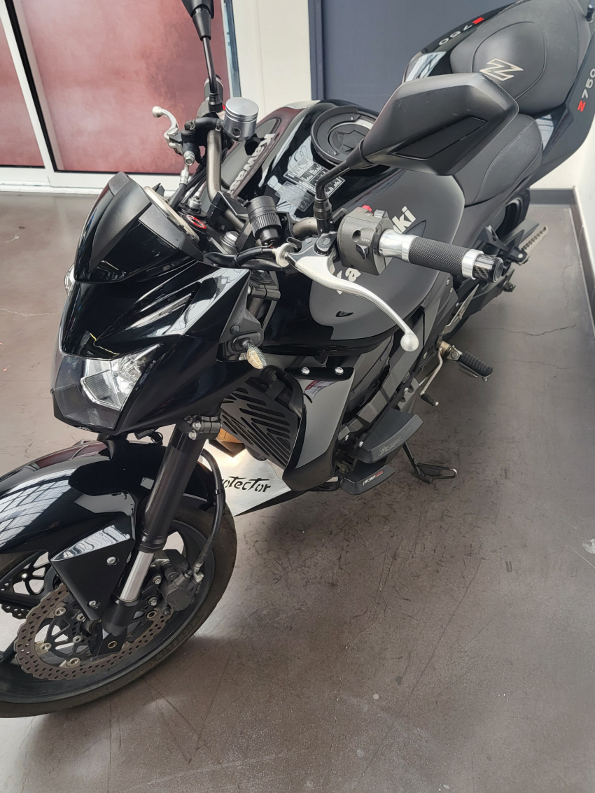 KAWASAKI Z 750 OPTIONS REVISEE ET GARANTIE 12 MOIS KAWASAKI Z 750 OPTIONS REVISEE ET GARANTIE 12 MOIS