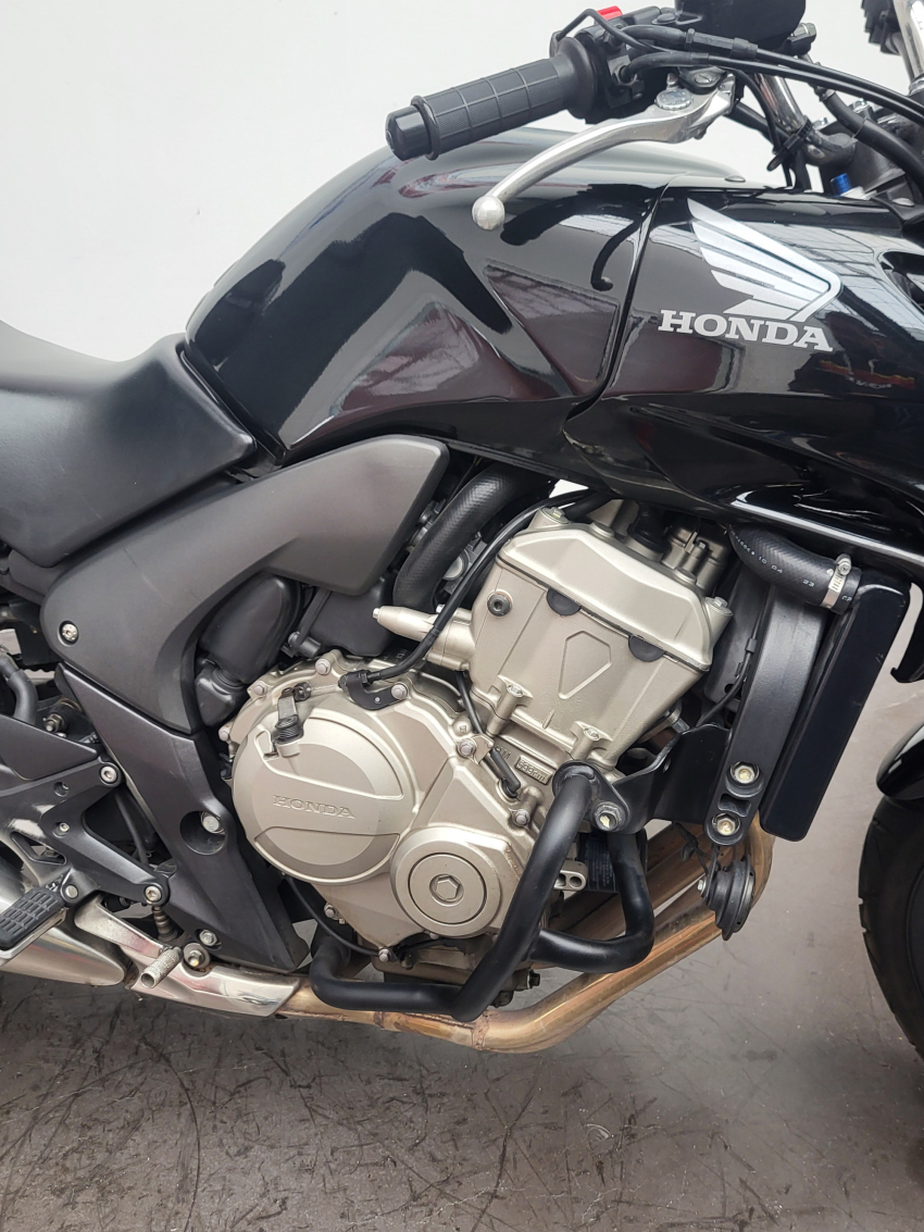 HONDA CBF 600 S REVISE ET GARANTIE 12 MOIS AVEC OPTIONS HONDA CBF 600 S REVISE ET GARANTIE 12 MOIS AVEC OPTIONS