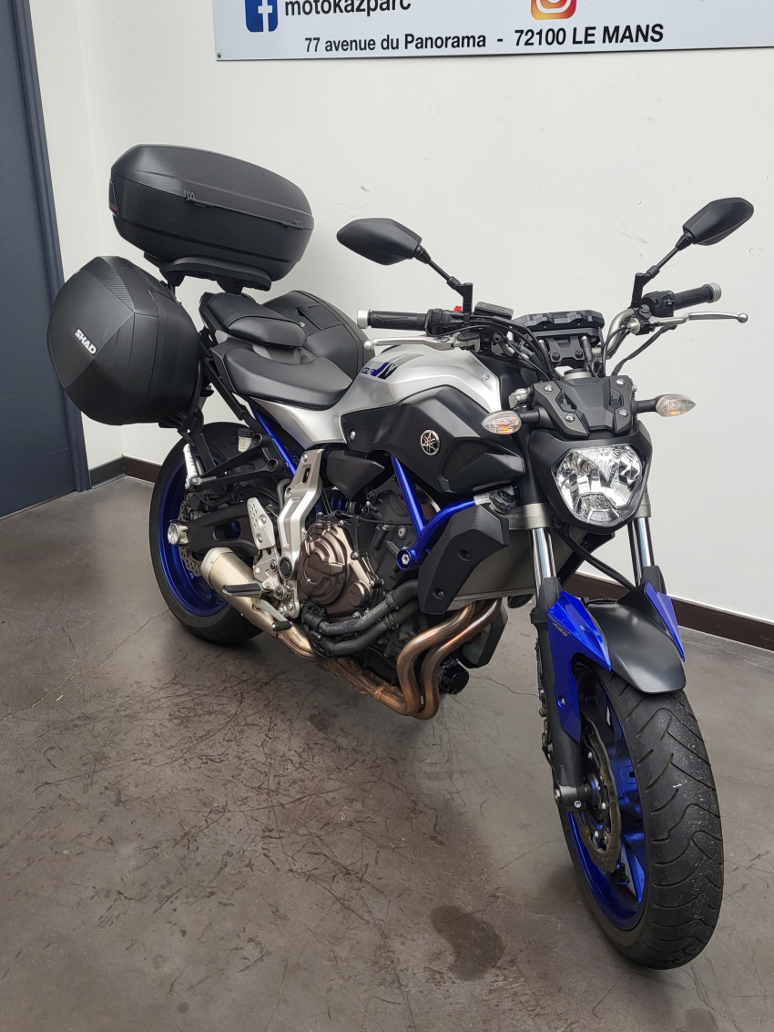 YAMAHA MT-07 REVISE ET GARANTIE 12 MOIS VALISES TOP CASE YAMAHA MT-07 REVISE ET GARANTIE 12 MOIS VALISES TOP CASE