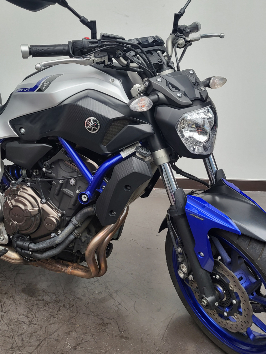 YAMAHA MT-07 REVISE ET GARANTIE 12 MOIS VALISES TOP CASE YAMAHA MT-07 REVISE ET GARANTIE 12 MOIS VALISES TOP CASE
