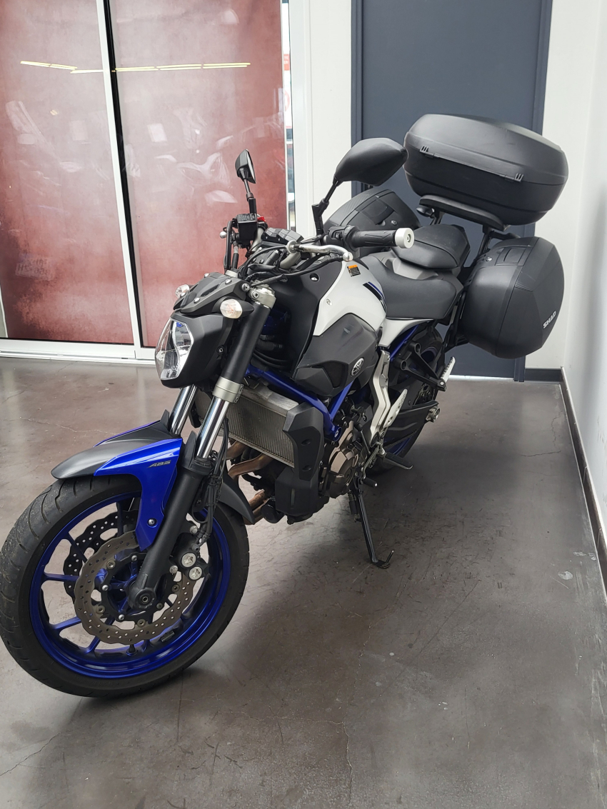 YAMAHA MT-07 REVISE ET GARANTIE 12 MOIS VALISES TOP CASE YAMAHA MT-07 REVISE ET GARANTIE 12 MOIS VALISES TOP CASE