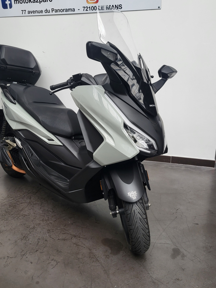 HONDA NSS FORZA 125 TOP BOX REVISEE ET GARANTIE CONSTRUCTEUR HONDA NSS FORZA 125 TOP BOX REVISEE ET GARANTIE CONSTRUCTEUR