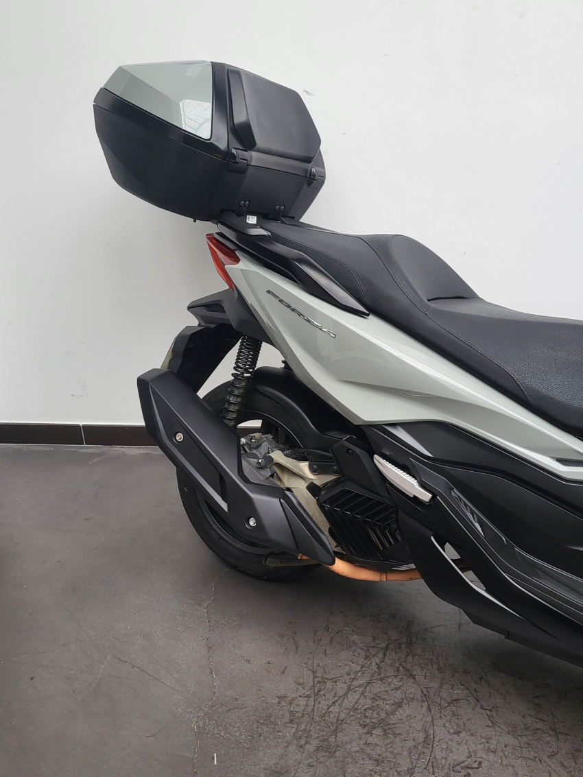 HONDA NSS FORZA 125 TOP BOX REVISEE ET GARANTIE CONSTRUCTEUR HONDA NSS FORZA 125 TOP BOX REVISEE ET GARANTIE CONSTRUCTEUR