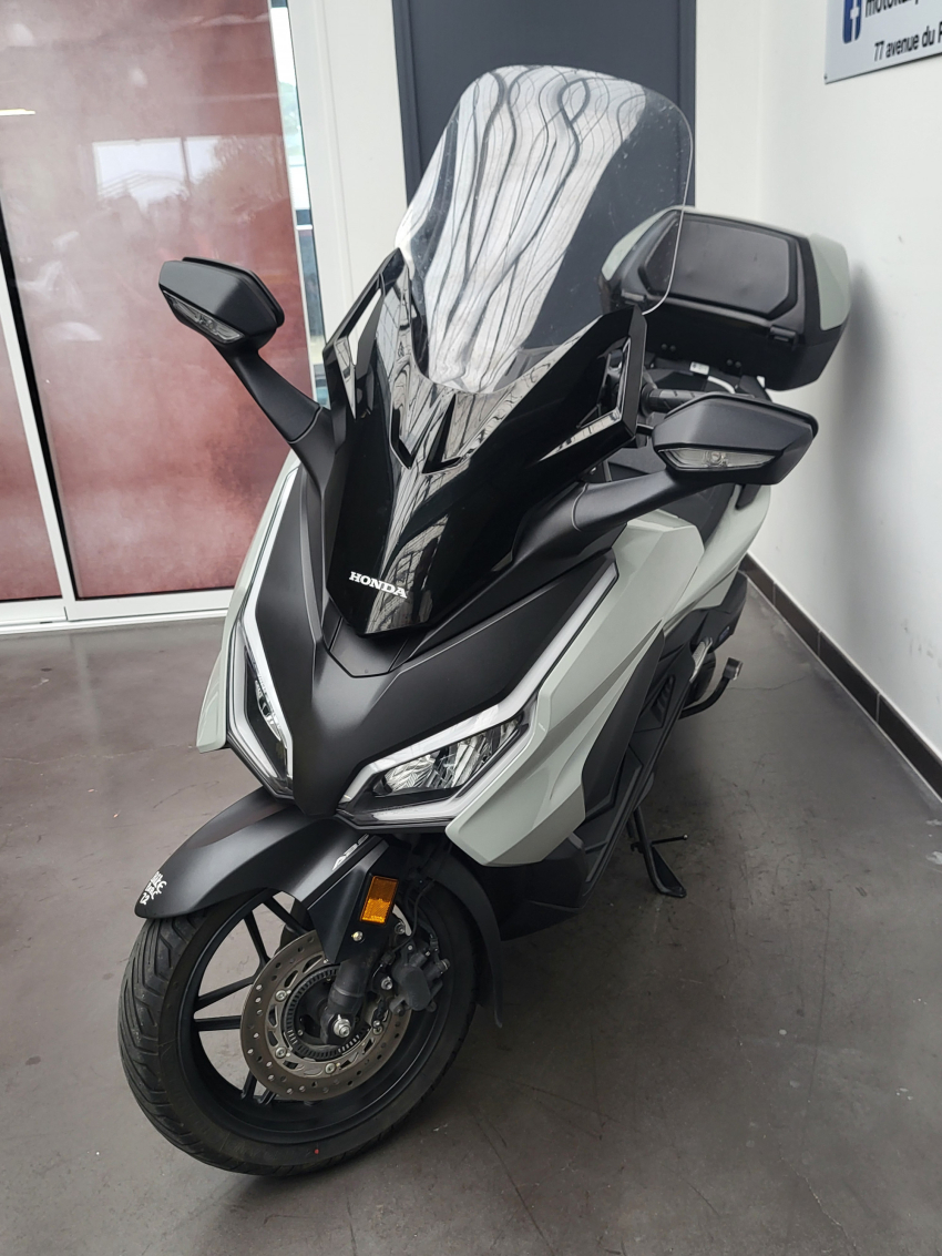 HONDA NSS FORZA 125 TOP BOX REVISEE ET GARANTIE CONSTRUCTEUR HONDA NSS FORZA 125 TOP BOX REVISEE ET GARANTIE CONSTRUCTEUR