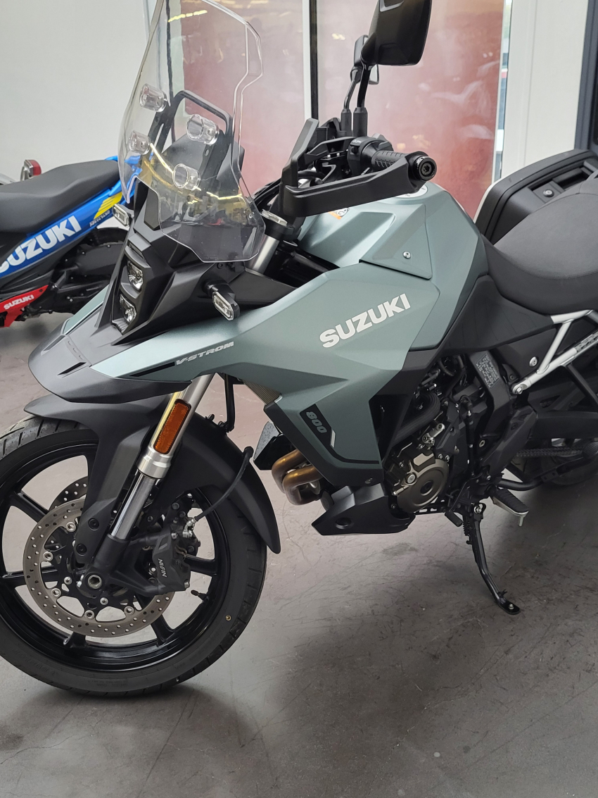 SUZUKI DL V-STROM 800 SE  VERT OPTIONS ET GARANTIE CONSTRUCTEUR 