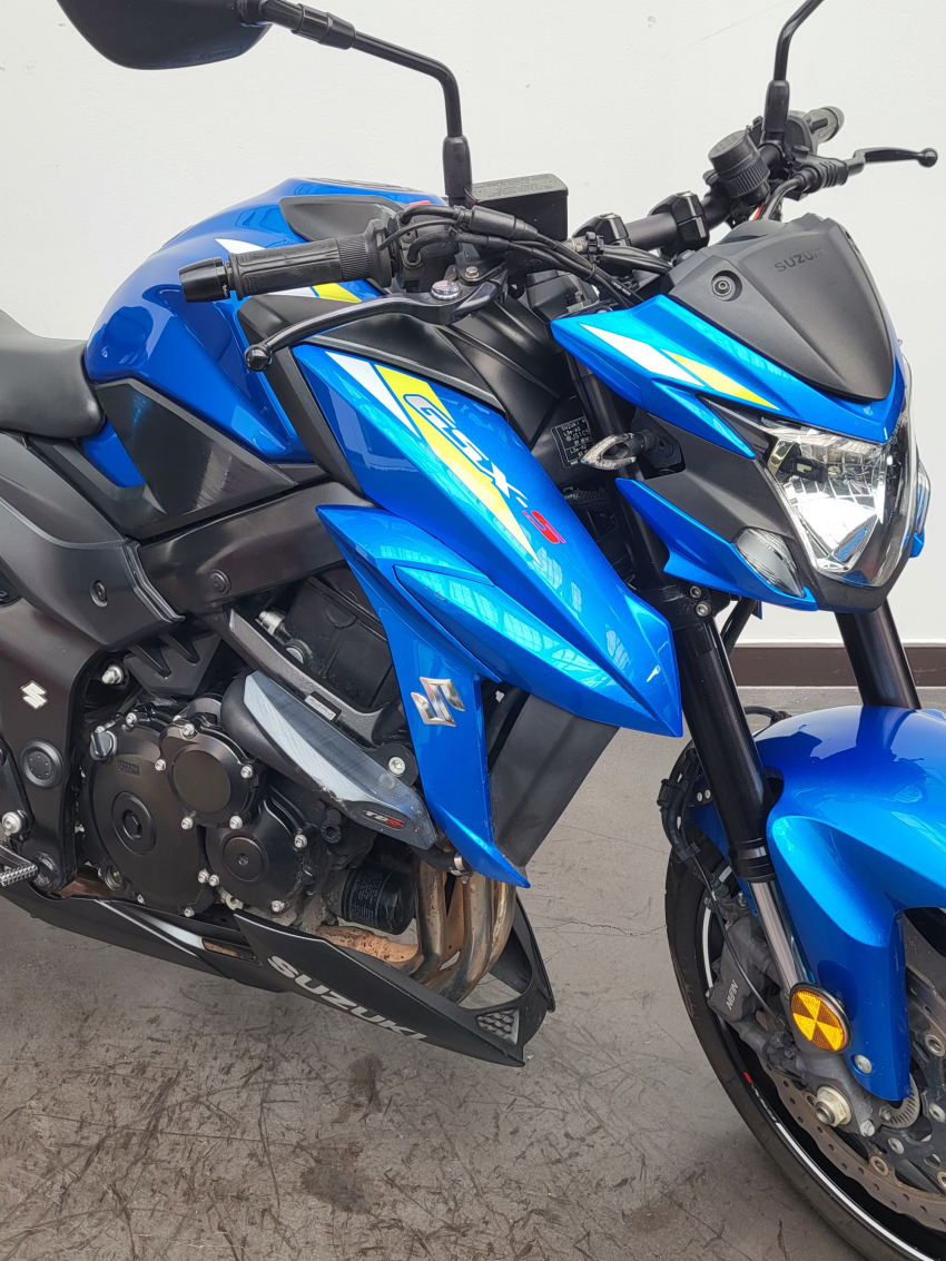 SUZUKI GSX-S 750 en A2 OPTIONS REVISE ET GARANTIE 12 MOIS SUZUKI GSX-S 750 en A2 OPTIONS REVISE ET GARANTIE 12 MOIS