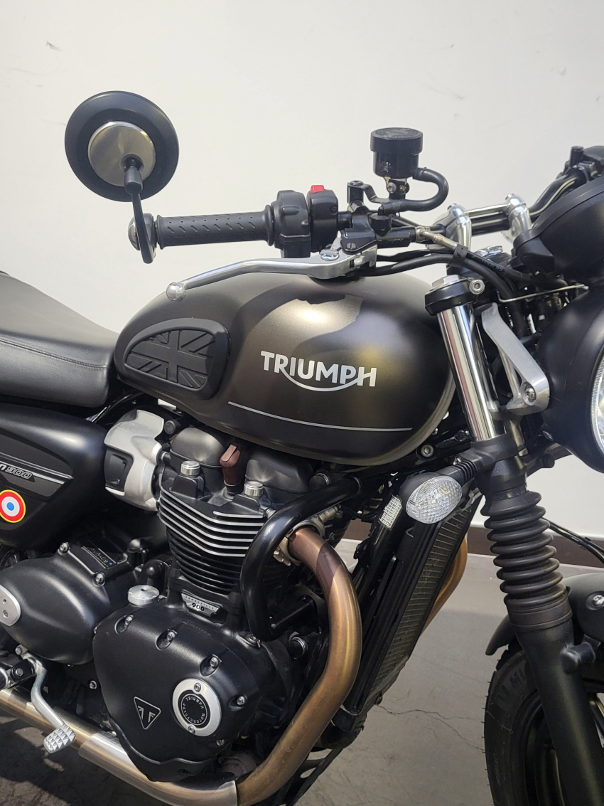 TRIUMPH SPEED TWIN 900