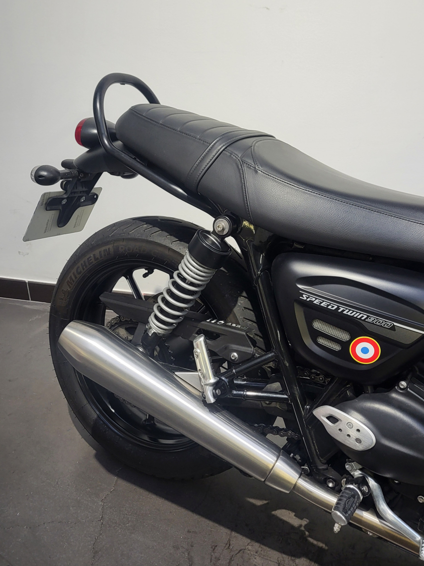 TRIUMPH SPEED TWIN 900
