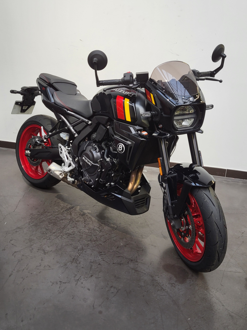SUZUKI GSX 8 TT MODELE 2025 COMME NEUVE NEO RETRO SUZUKI GSX 8 TT MODELE 2025 COMME NEUVE NEO RETRO
