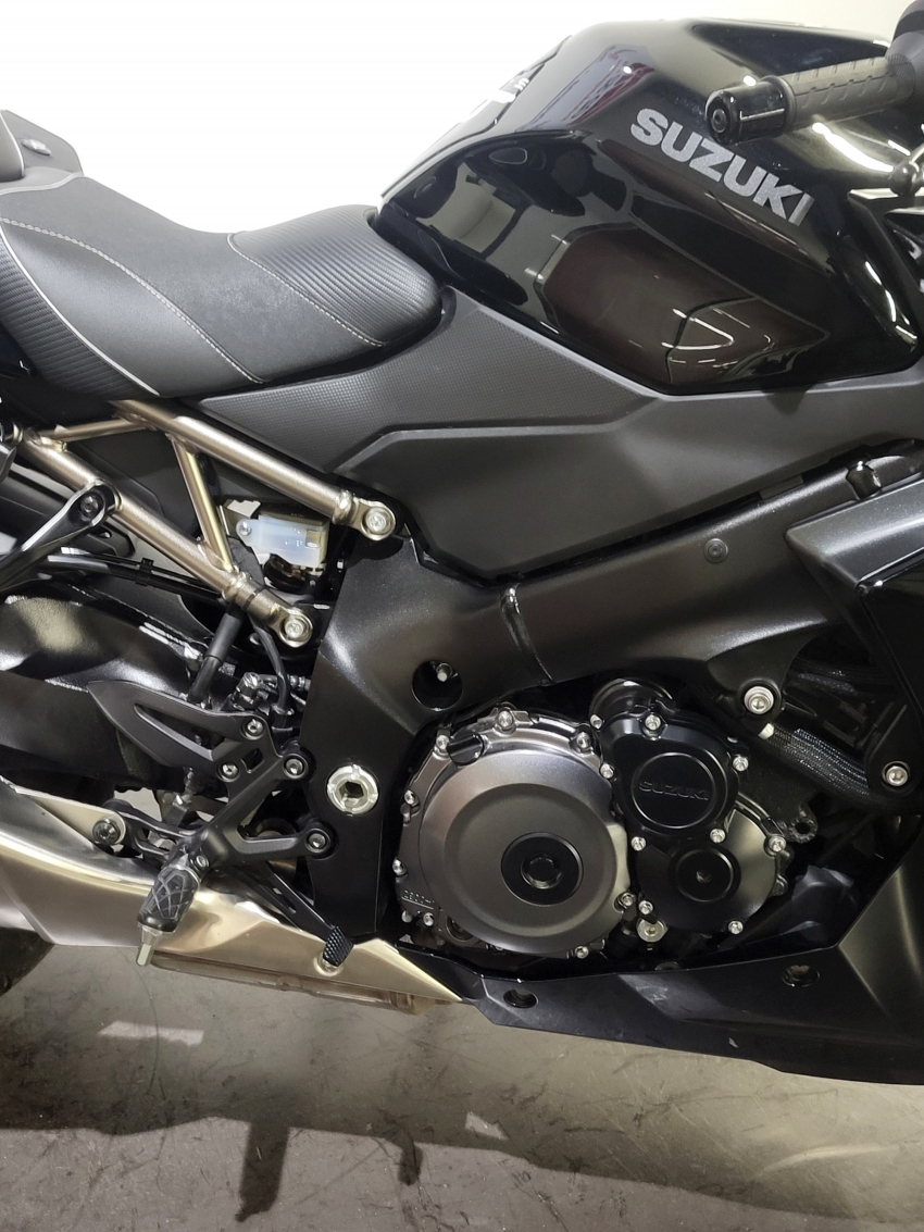 SUZUKI GSX-S 1000 GT FULL BLACK ET FULL OPTIONS ! SUZUKI GSX-S 1000 GT FULL BLACK ET FULL OPTIONS !