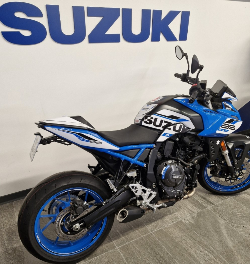 SUZUKI GSX-8S SUZUKI GSX-8S