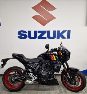 SUZUKI GSX-8 TT
