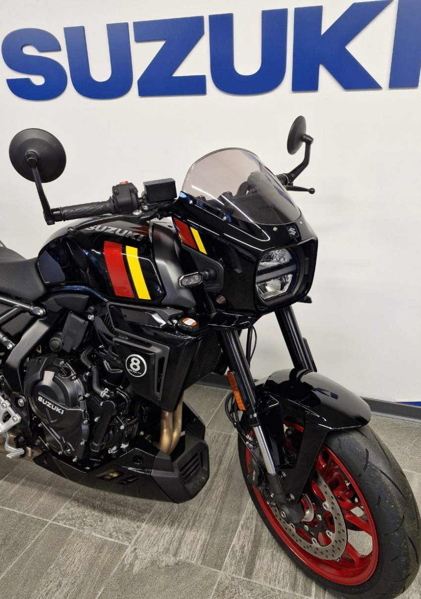 SUZUKI GSX-8 TT SUZUKI GSX-8 TT