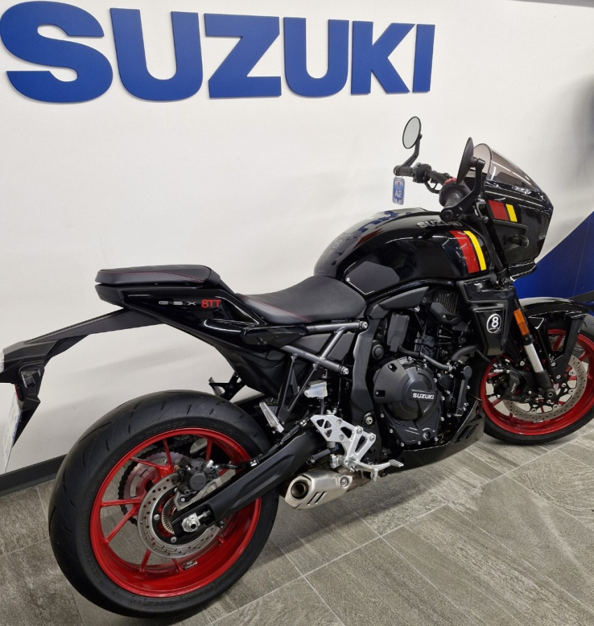 SUZUKI GSX-8 TT SUZUKI GSX-8 TT