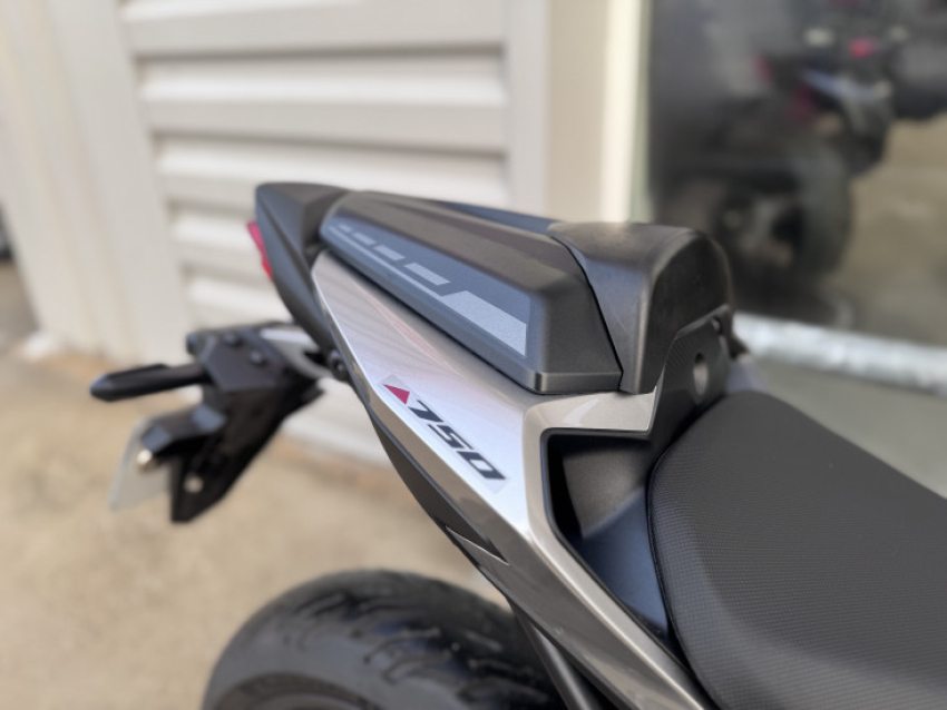 HONDA HORNET 750 HONDA HORNET 750