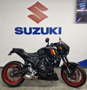 SUZUKI 8 TT