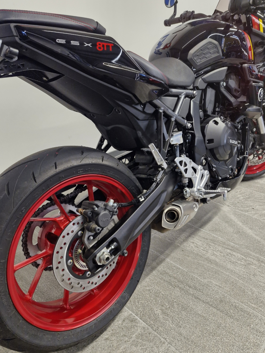 SUZUKI 8 TT SUZUKI 8 TT