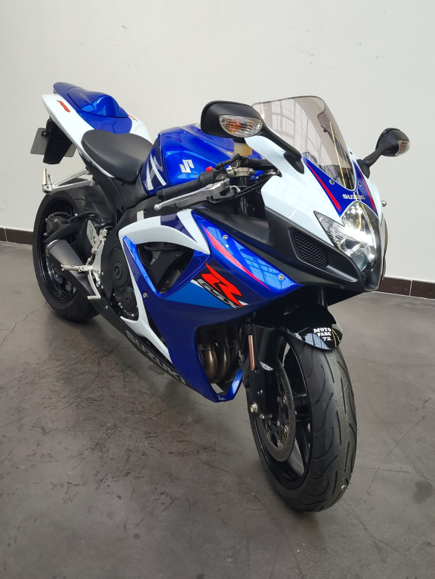 SUZUKI GSX-R 750 REVISE ET GARANTIE 12 MOIS STOCK ORIGINE SUZUKI GSX-R 750 REVISE ET GARANTIE 12 MOIS STOCK ORIGINE