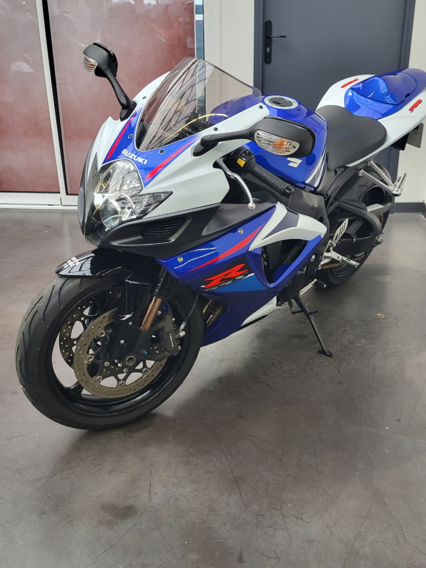 SUZUKI GSX-R 750 REVISE ET GARANTIE 12 MOIS STOCK ORIGINE SUZUKI GSX-R 750 REVISE ET GARANTIE 12 MOIS STOCK ORIGINE