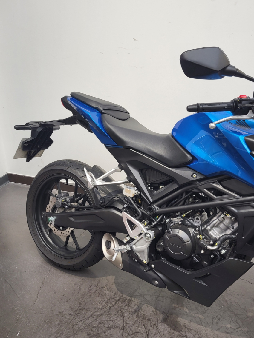 HONDA CB 125 R NEO SPORT CAFE BLEU REVISE ET GARANTIE CONSTRUCTEUR