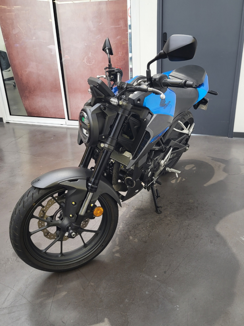 HONDA CB 125 R NEO SPORT CAFE BLEU REVISE ET GARANTIE CONSTRUCTEUR