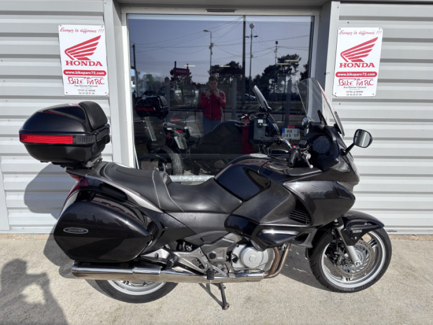 HONDA DEAUVILLE 700 ABS HONDA DEAUVILLE 700 ABS