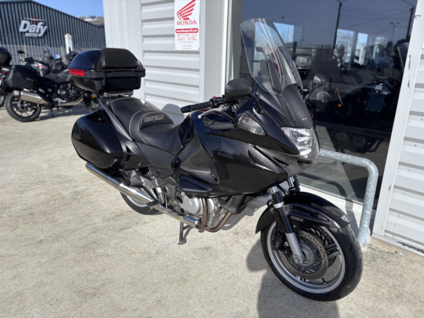 HONDA DEAUVILLE 700 ABS HONDA DEAUVILLE 700 ABS