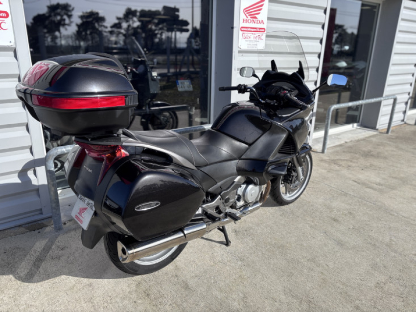 HONDA DEAUVILLE 700 ABS HONDA DEAUVILLE 700 ABS