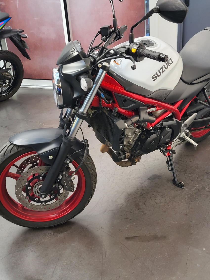 SUZUKI SV 650 (47.5CV)