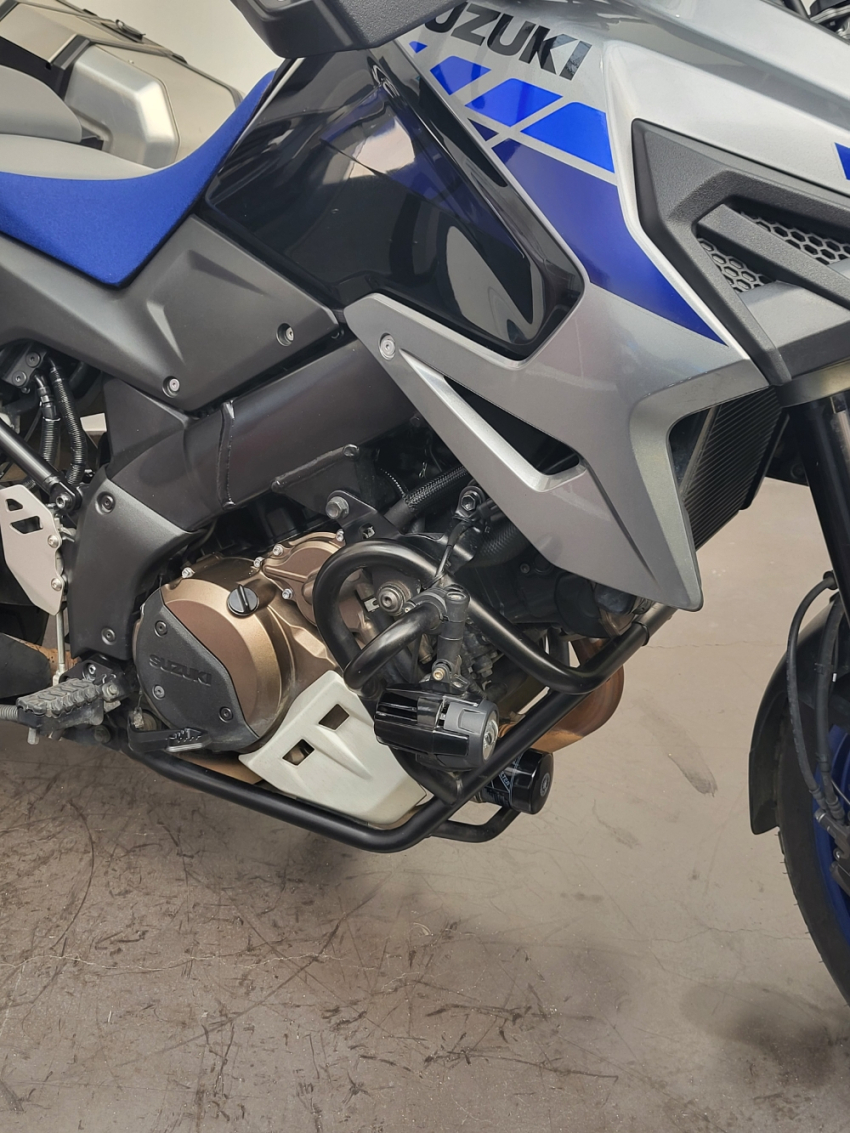 SUZUKI V-STROM 1050SE VALISES REVISE ET GARANTIE 12 MOIS SUZUKI V-STROM 1050SE VALISES REVISE ET GARANTIE 12 MOIS
