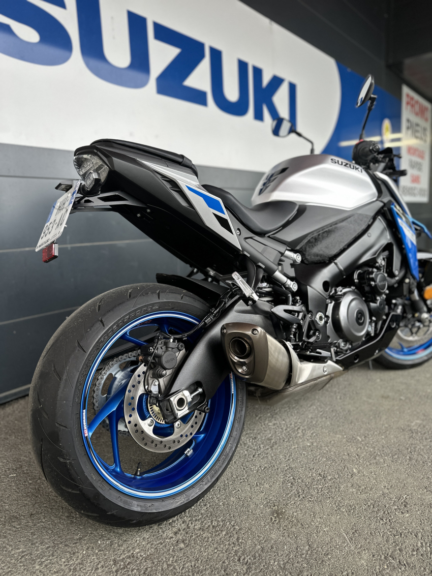 SUZUKI GSX-S 1000 COMME NEUVE ET GARANTIE 5 ANS 