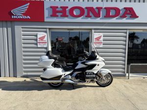 HONDA GOLDWING 1800 TOURING DCT