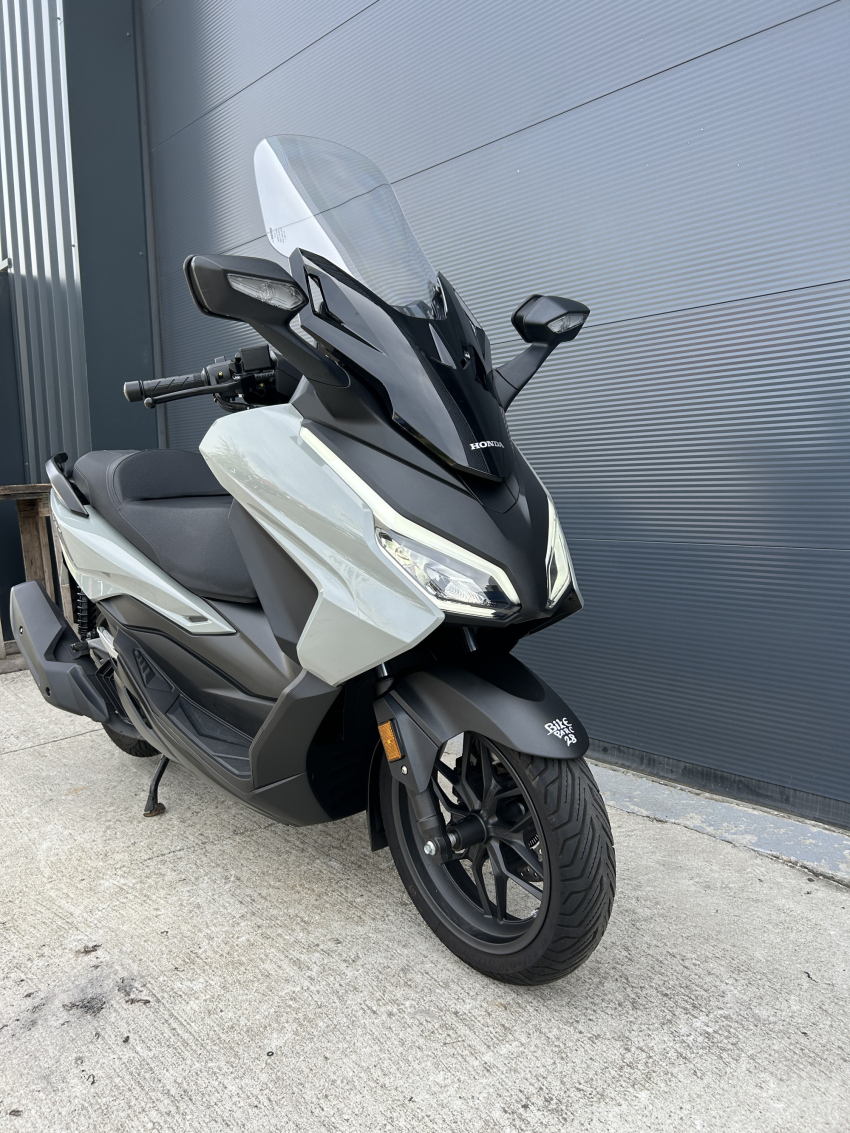 HONDA NSS FORZA 125 HONDA NSS FORZA 125