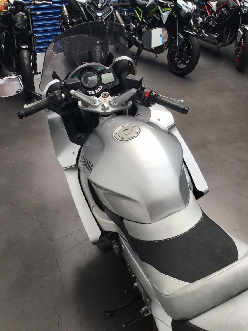 YAMAHA FJR 1300 YAMAHA FJR 1300