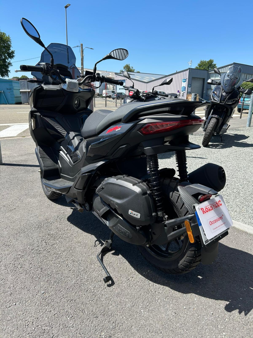 APRILIA SR 125 GT ABS Black APRILIA SR 125 GT ABS Black