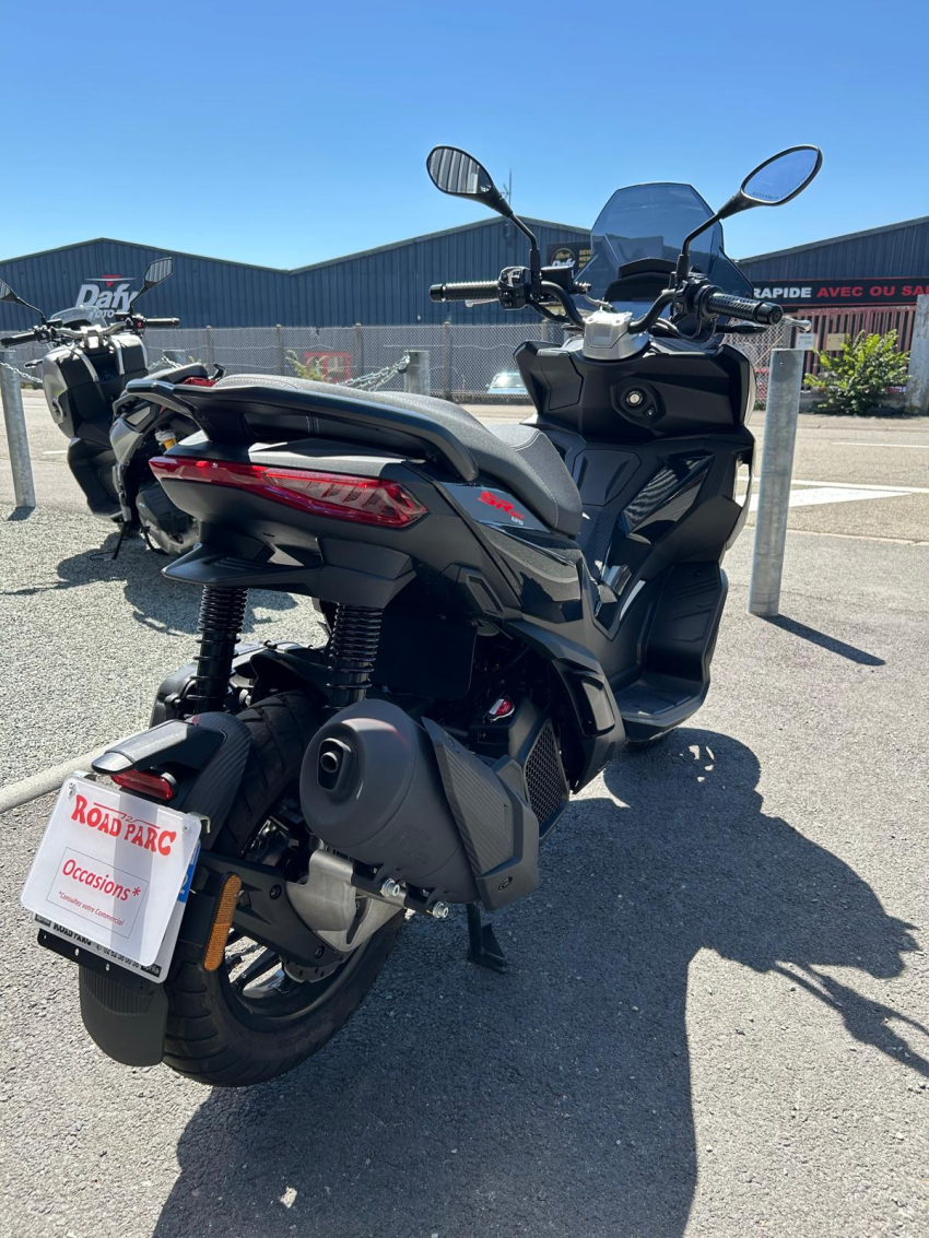 APRILIA SR 125 GT ABS Black APRILIA SR 125 GT ABS Black