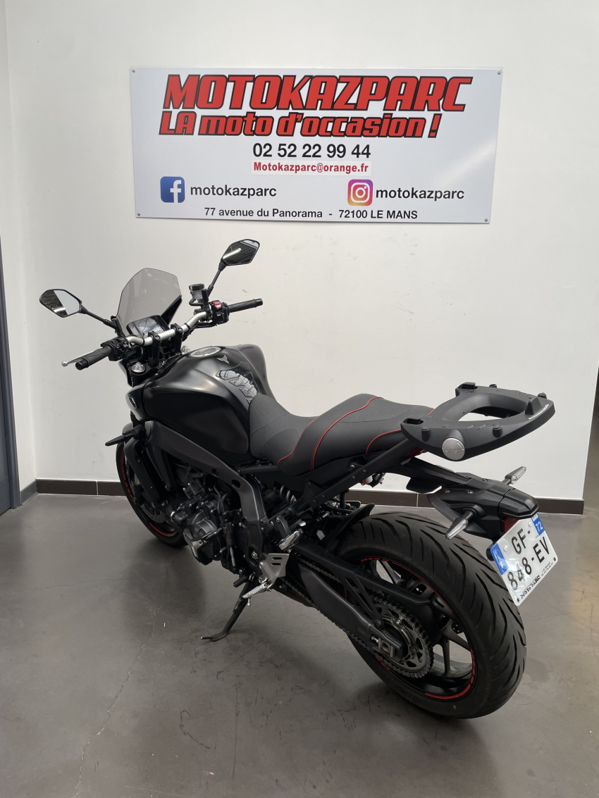 YAMAHA MT-09 YAMAHA MT-09