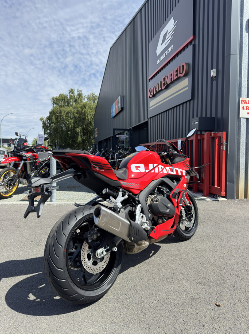 QJ MOTOR SRK 800 RS ROUGE