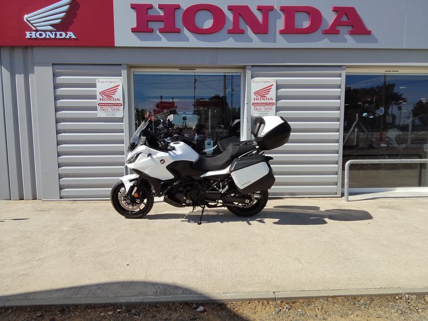 HONDA NT 1100 DCT HONDA NT 1100 DCT