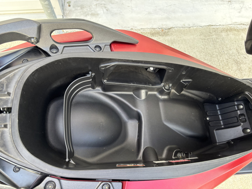 HONDA NSS FORZA 125 SMART TOP BOX HONDA NSS FORZA 125 SMART TOP BOX