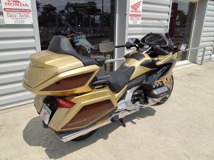 HONDA GL 1800 GOLDWING TOURING DCT HONDA GL 1800 GOLDWING TOURING DCT