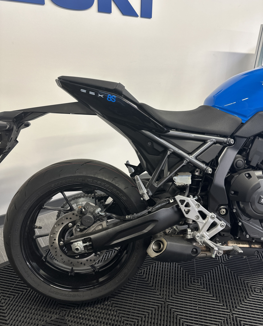 SUZUKI GSX-8S GARANTIE CONTRUCTEUR
