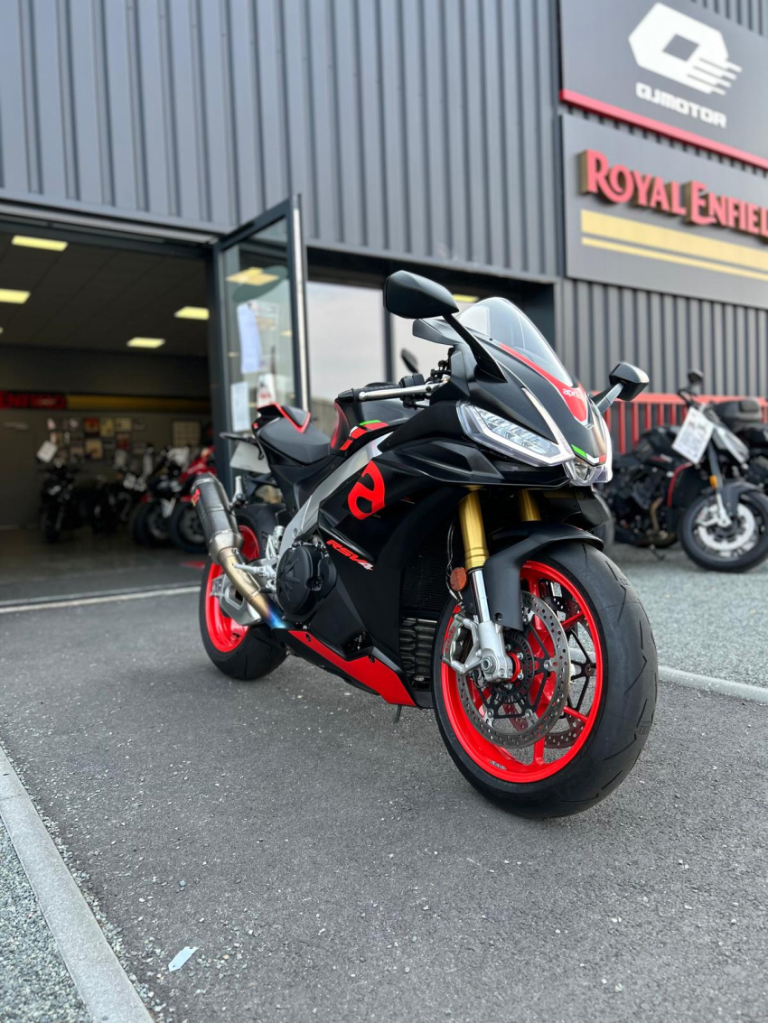 APRILIA RSV4 1100 Sachsenring Black APRILIA RSV4 1100 Sachsenring Black