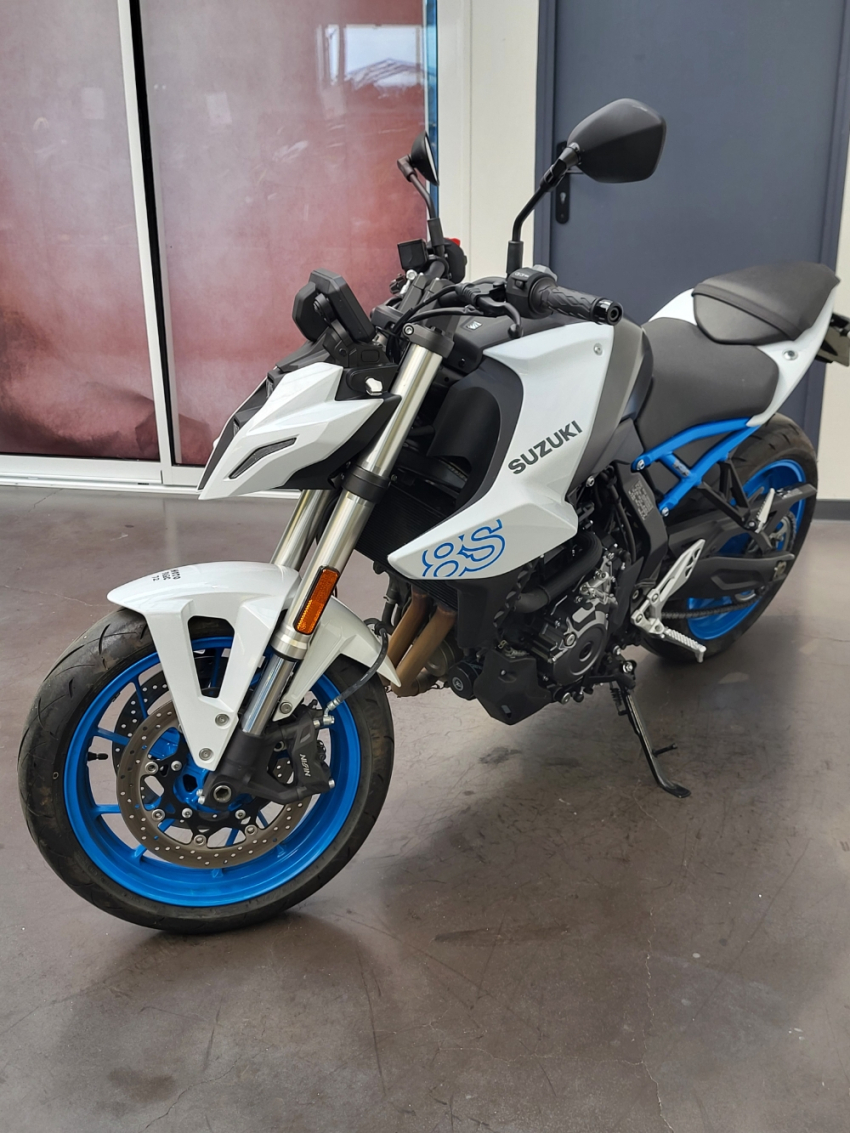 SUZUKI GSX-8S SUZUKI GSX-8S