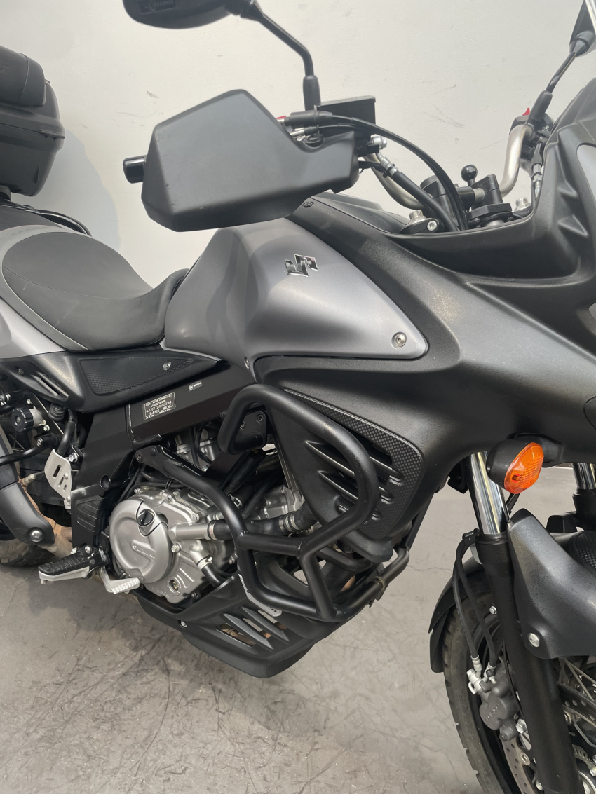 SUZUKI DL V-Strom 650 SUZUKI DL V-Strom 650