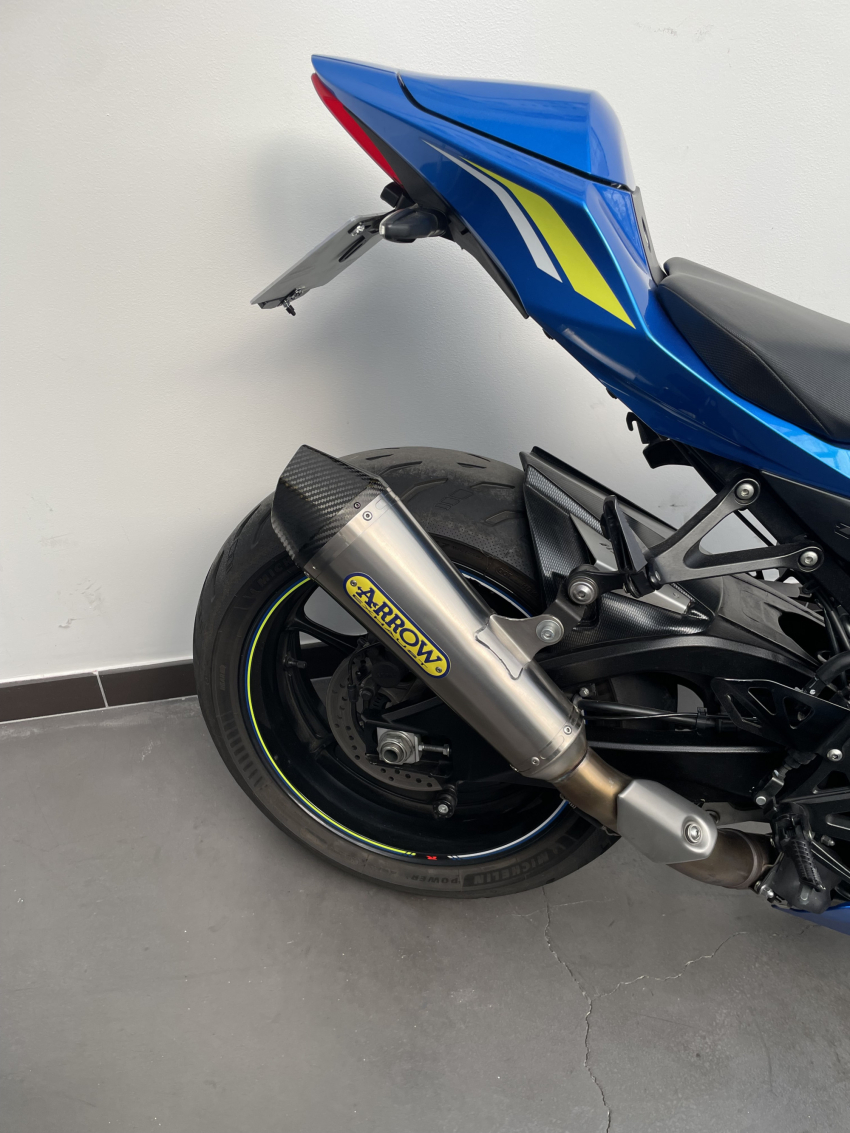SUZUKI GSX-R 1000 SUZUKI GSX-R 1000